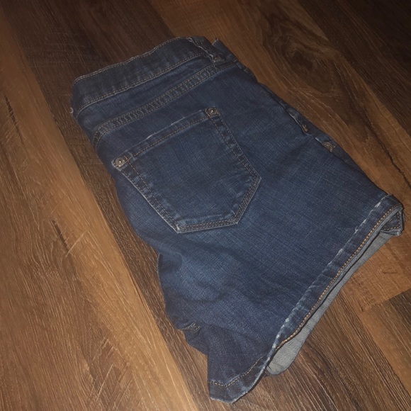 London jean shorts with side snap - Picture 2 of 2